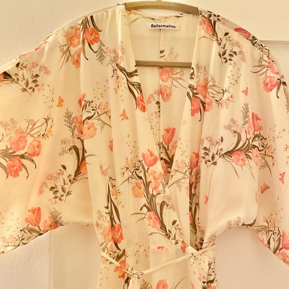 Reformation Karen Wrap Dress in Leila Floral - Picture 5 of 7